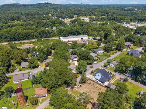 View/Area - 202 Pine St, Easley, SC 29640 photo 2 of 5