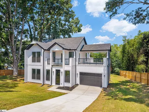 Exterior - 202 Pine St, Easley, SC 29640 photo 3 of 5