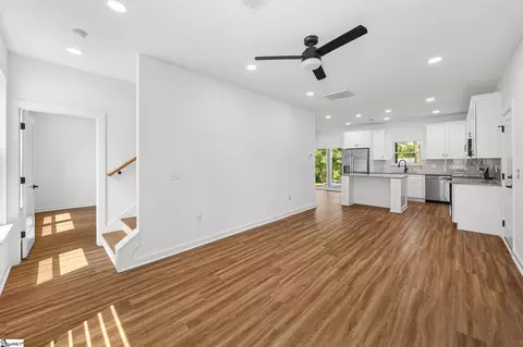 Living - 202 Pine St, Easley, SC 29640 photo 3 of 4