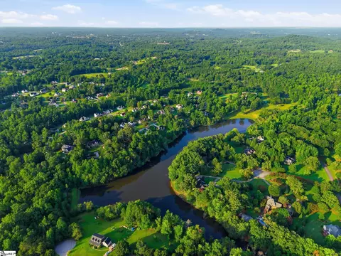 129 Upper Lake Dr, Easley, SC 29640 photo 5