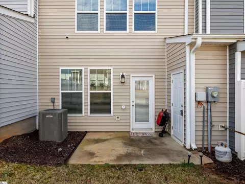 Exterior - 1550 Rivermeade Dr, Moore, SC 29369 photo 5 of 7