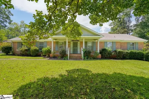 103 Pinetree Cir, Spartanburg, SC 29307