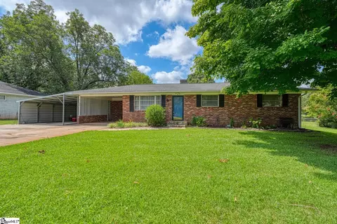 5 Clover St, Inman, SC 29349