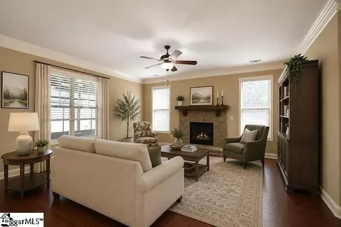 Living - 719 Wynborne Ln, Moore, SC 29369 photo 1 of 6