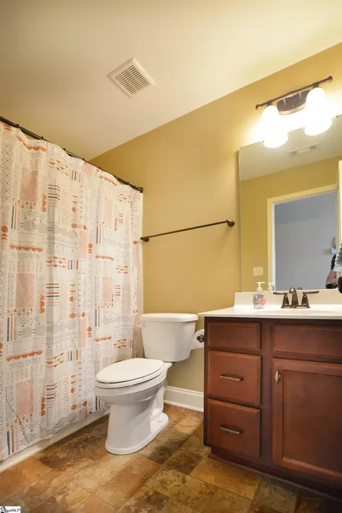 Bath - 719 Wynborne Ln, Moore, SC 29369 photo 5 of 5