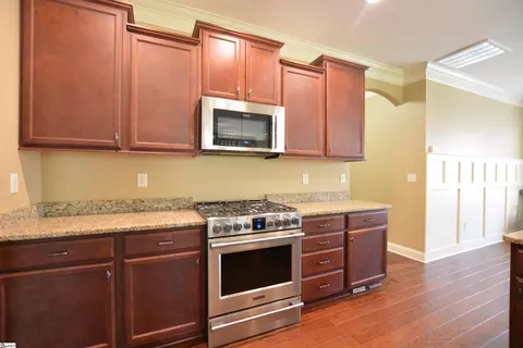 Kitchen - 719 Wynborne Ln, Moore, SC 29369 photo 3 of 4