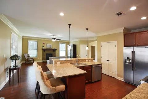 Kitchen - 719 Wynborne Ln, Moore, SC 29369 photo 2 of 4