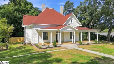 Exterior - 200 S C St, Easley, SC 29640 photo 2 of 11