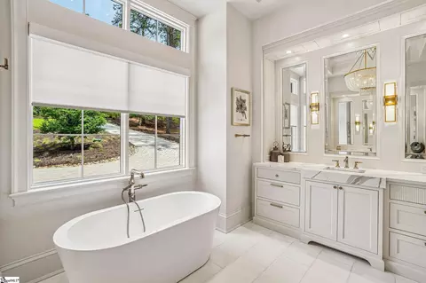 Bath - 219 Quay Ct, Sunset, SC 29685 photo 1 of 7