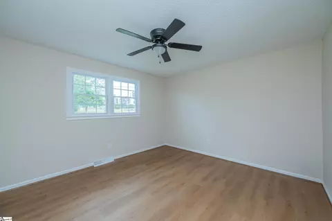 Bedroom - 115 Wolfe Rd, Greer, SC 29650 photo 4 of 7