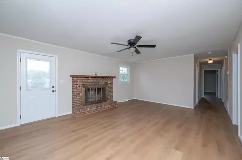 Living - 115 Wolfe Rd, Greer, SC 29650 photo 7 of 7
