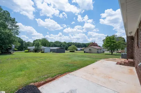 Exterior - 115 Wolfe Rd, Greer, SC 29650 photo 2 of 7