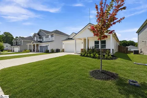 138 Layken Dr, Fountain Inn, SC 29644