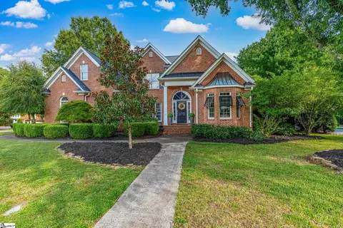 201 Huddersfield Dr, Simpsonville, SC 29681