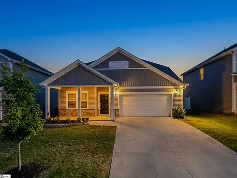 351 Pewter Cir, Simpsonville, SC 29680