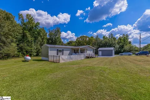438 Lockhart Ln, Gaffney, SC 29341