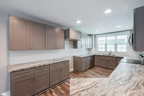 Kitchen - 110 Equestrian Trl, Easley, SC 29642 photo 2 of 3