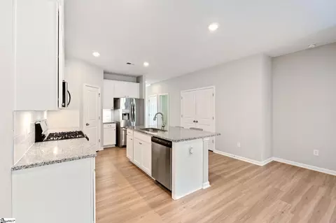 Kitchen - 5 Table Mountain Trl, Greer, SC 29651 photo 2 of 3
