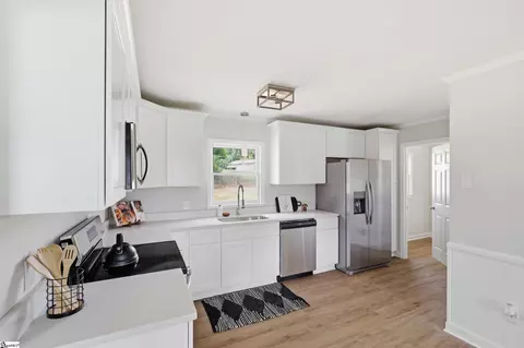 Kitchen - 401 Clarendon Dr, Easley, SC 29642 photo 3 of 3