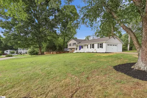Exterior - 401 Clarendon Dr, Easley, SC 29642 photo 2 of 5