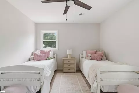 Bedroom - 401 Clarendon Dr, Easley, SC 29642 photo 3 of 7