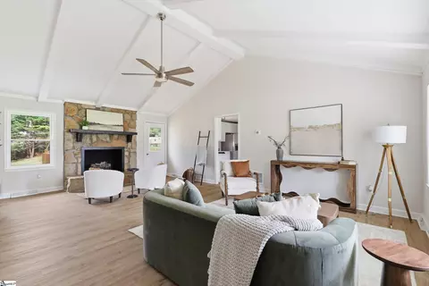 Living - 401 Clarendon Dr, Easley, SC 29642 photo 1 of 5