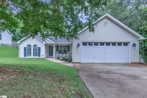 411 Hill Ln, Mauldin, SC 29662