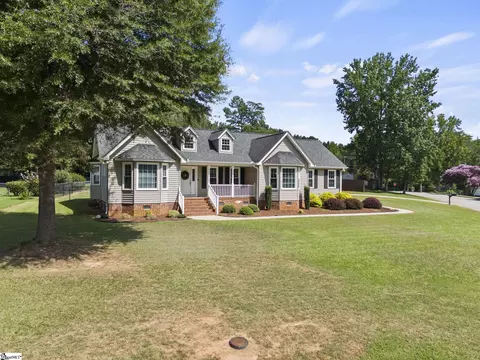 6 Brendle Dr, Simpsonville, SC 29681