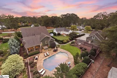 16 Willow Springs Dr, Greenville, SC 29607