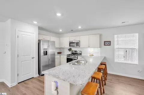 Kitchen - 168 Braxton Dr, Moore, SC 29369 photo 1 of 2
