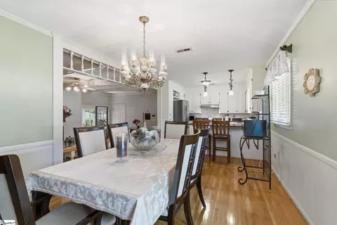 Dining - 136 Bagwell St, Easley, SC 29640 photo 1 of 2