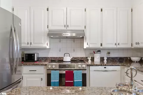 Kitchen - 136 Bagwell St, Easley, SC 29640 photo 3 of 5