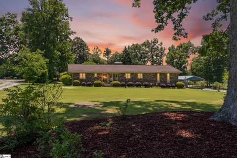 Exterior - 136 Bagwell St, Easley, SC 29640 photo 2 of 16