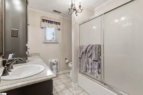 Bath - 136 Bagwell St, Easley, SC 29640 photo 1 of 2