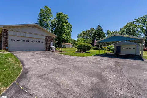 Exterior - 136 Bagwell St, Easley, SC 29640 photo 4 of 16