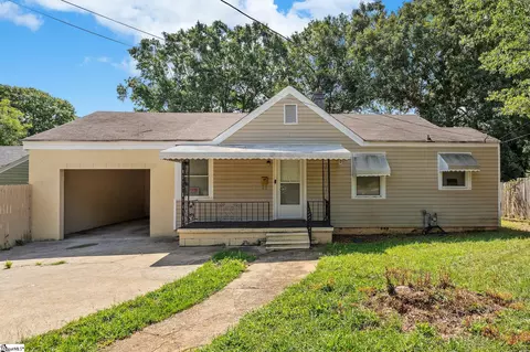 606 Perry Rd, Greenville, SC 29609