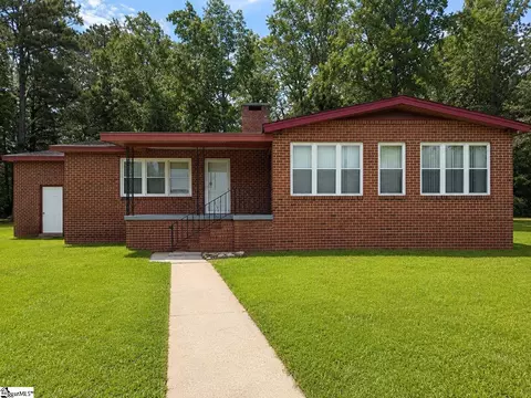 775 Pineland Shores Cir, Cross Hill, SC 29332