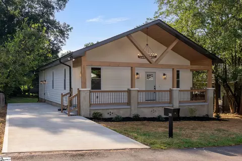 285 Moore St, Greenville, SC 29605