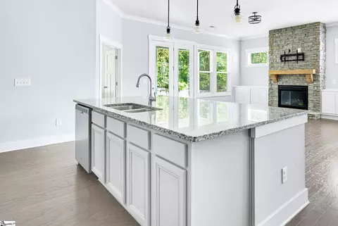 Kitchen - 421 Combahee Ct, Greer, SC 29651 photo 4 of 5