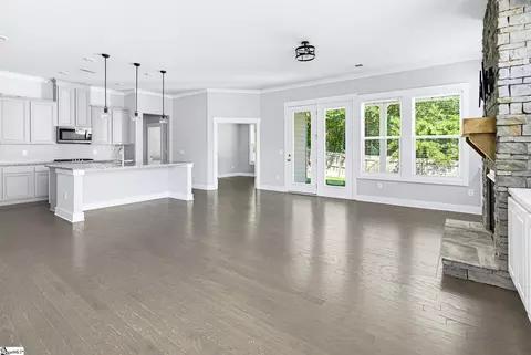Living - 421 Combahee Ct, Greer, SC 29651 photo 2 of 6