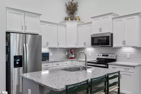 Kitchen - 248 Rosecroft Dr, Easley, SC 29642 photo 2 of 3