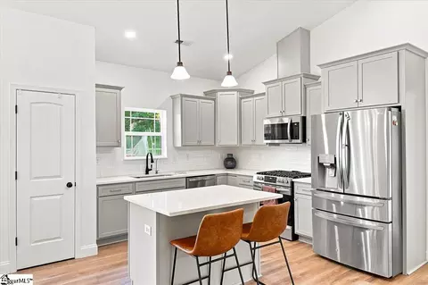Kitchen - 155 Stephens Rd, Pickens, SC 29671 photo 3 of 4
