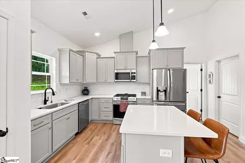 Kitchen - 155 Stephens Rd, Pickens, SC 29671 photo 2 of 4