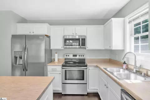 Kitchen - 14047 E Camelia Ln, Seneca, SC 29678 photo 1 of 1