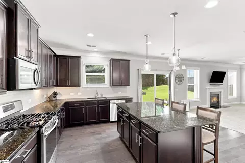 Kitchen - 274 Braselton St, Greer, SC 29651 photo 2 of 3
