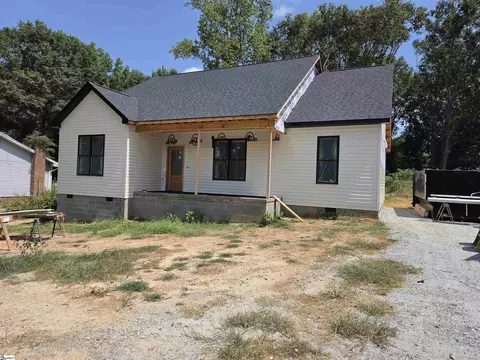121 Cool Meadows Dr, Piedmont, SC 29673