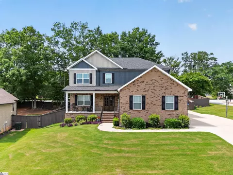 2 Peaceful Ct, Fountain Inn, SC 29644