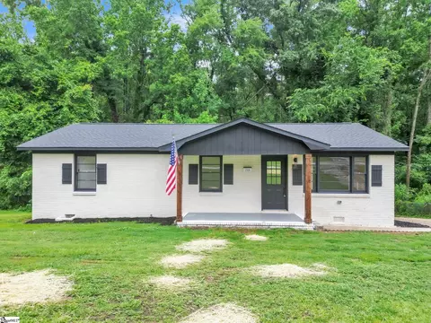 216 Ashcroft Dr, Greenwood, SC 29646