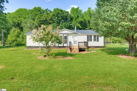 95 S Manley Dr, Taylors, SC 29687