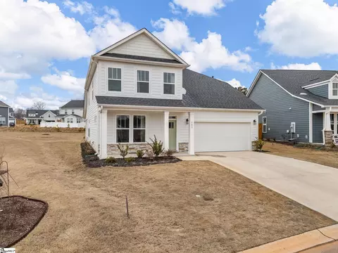 303 Eskdale Rd, Simpsonville, SC 29681